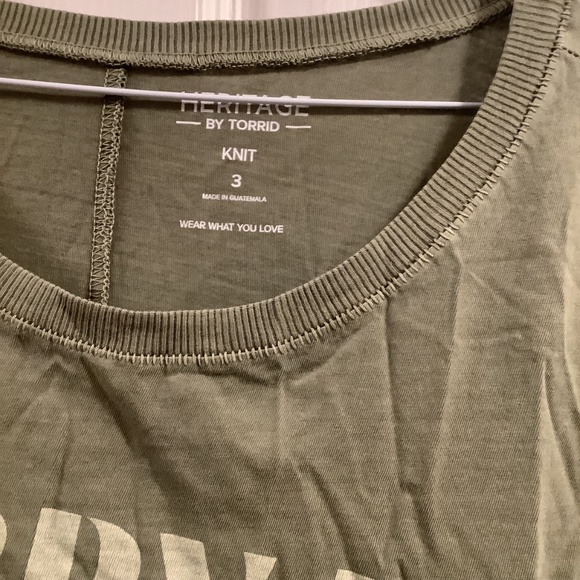 Torrid graphic tee - Picture 4 of 4